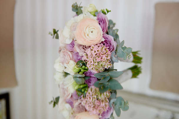 Close up of bridal bouquet of pink, violet and white roses and r - Fotoğraf, Görsel