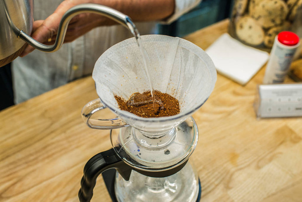 Amerikanischer Kaffee im Filter - Foto, Bild