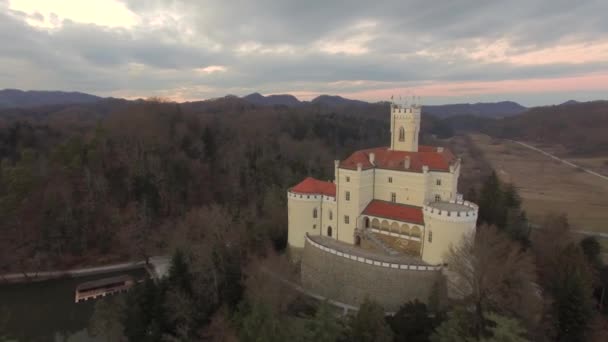 Luftaufnahme der trakoskanischen Burg, Zagorje, Zagreb / Kroatien - Filmmaterial, Video