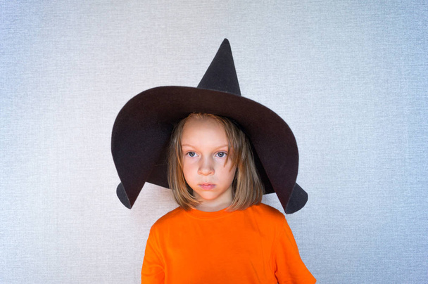 Child having fun at Halloween trick or treat - Fotoğraf, Görsel