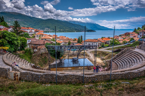 Kuzey Makedonya 'daki Ohri kentinin Panoraması. - Fotoğraf, Görsel