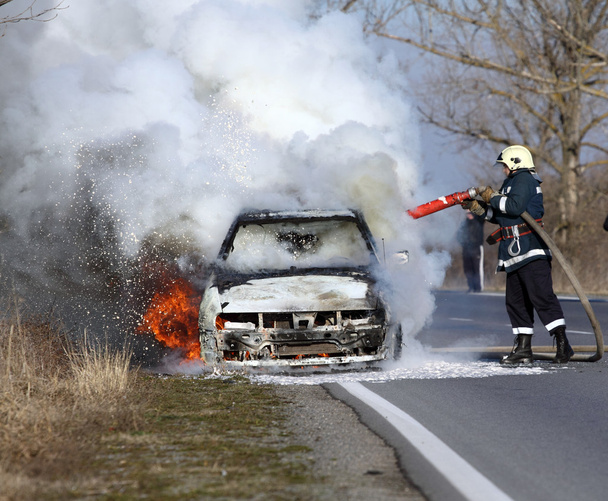 καίγοντας αυτοκίνητο - Φωτογραφία, εικόνα