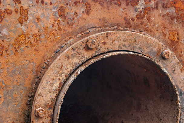 rusty pipe flange on an old barge close-up - 写真・画像