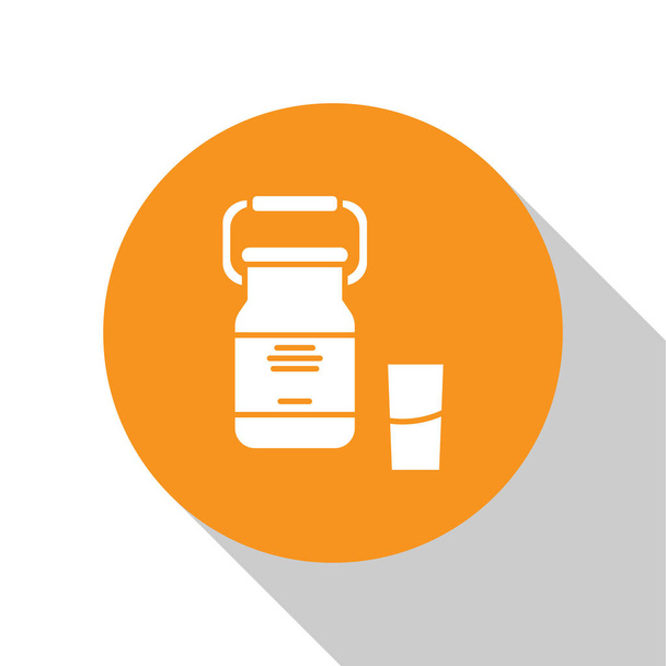 Witte kan container voor melk en glas pictogram geïsoleerd op witte achtergrond. Oranje cirkel knop. Vector Illustratie - Vector, afbeelding