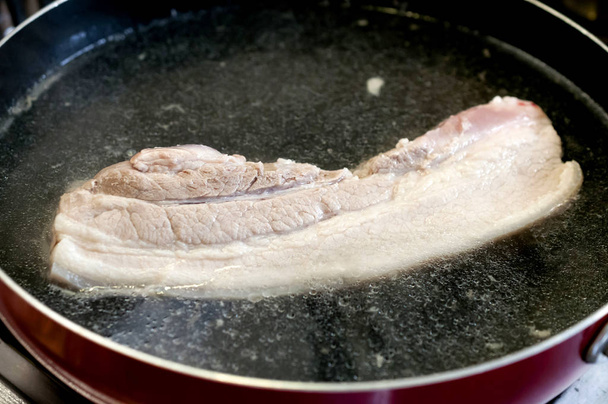 Свинина вареная, свинина вареная для приготовления пищи
 - Фото, изображение
