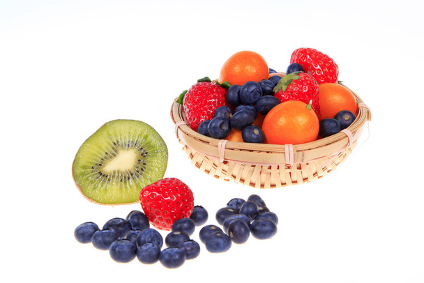 Kiwi aux myrtilles fraises et oranges
 - Photo, image