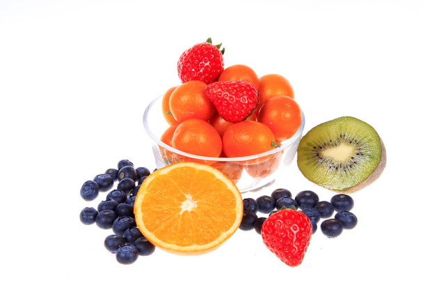 Blaubeer-Kiwi-Erdbeeren und Orangen - Foto, Bild