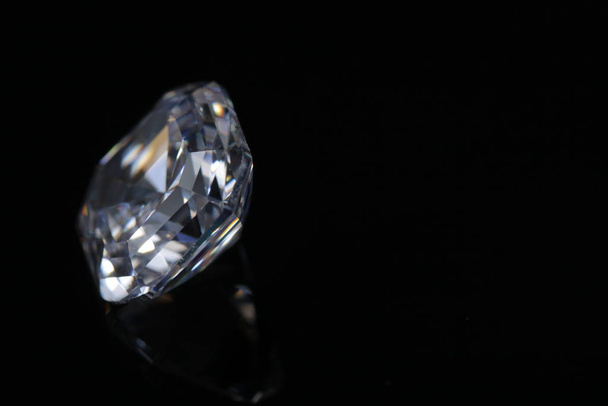 close up shoot of shinny diamond that faceted to asscher shapes isolated background - Fotoğraf, Görsel