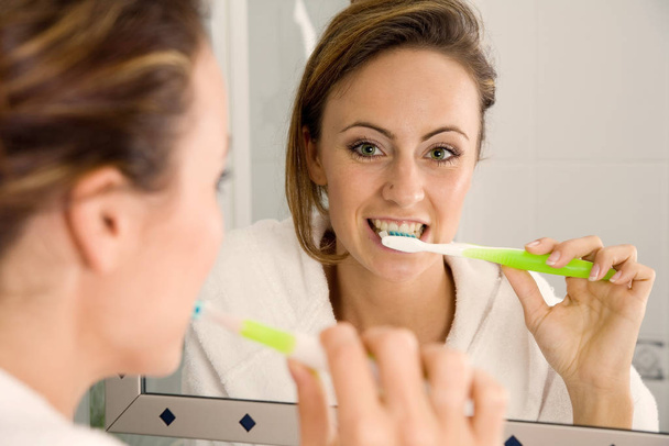 brush your teeth 2 - Fotografie, Obrázek