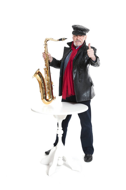adam trumb gösterilen trompet - Fotoğraf, Görsel