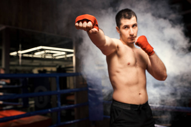combative caucasian man during fight - Zdjęcie, obraz