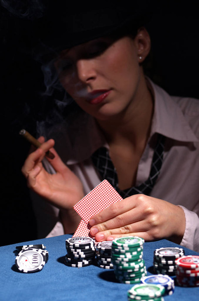 poker player in a casino - Foto, imagen