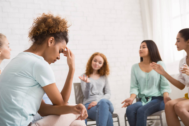 Unhappy African American Woman Sitting On Therapy Session Indoor - Фото, зображення