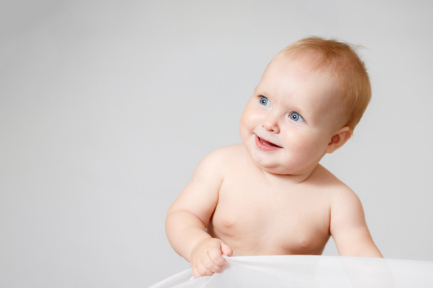 かわいい白人の赤ちゃんの笑顔コピースペース肖像画 - 写真・画像