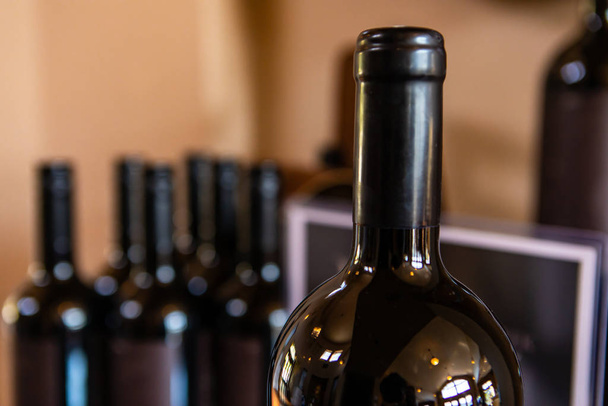Бутилирование винодельни, фон линии бутылки
 - Фото, изображение