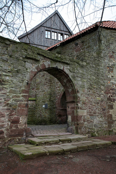 passage in the outer wall of the castle blomberg (lippe,nrw) - Foto, imagen