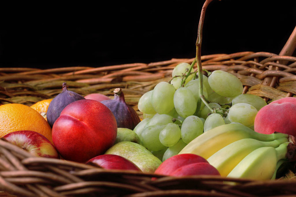 Fresh ripe fruits, healthy eating   - Фото, зображення