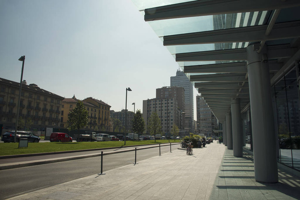 Milano, İtalya 'da modern binaları olan iş bölgesi - Fotoğraf, Görsel