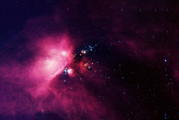 Červená galaxie s jasnými oblastmi. Prvky tohoto obrazu byly poskytnuty Nasa. - Fotografie, Obrázek