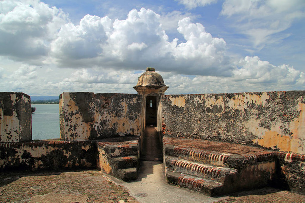 Znajduje się w Starym San Juan, Portoryko, El Morro twierdza jest prawdopodobnie jednym z najbardziej złożonych fortyfikacji kiedykolwiek zbudowany w obu Amerykach - Zdjęcie, obraz