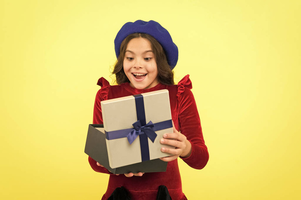 Unexpected surprise. Celebrate birthday. Gifting solution for all. True care of your love. Kid love birthday gift. Feeling grateful for good gift. Surprise present box. Kid girl delighted gift - Φωτογραφία, εικόνα