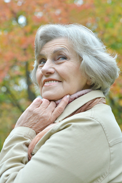 beautiful older woman - Foto, afbeelding