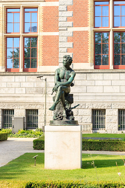Амстердам, Нідерланди - 30 червня 2019: Статуя Меркура - Фото, зображення