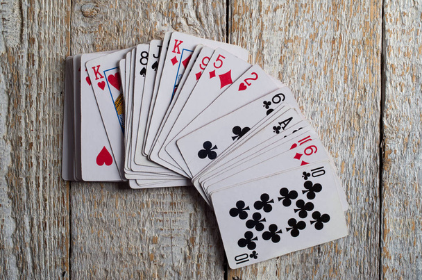 Velhas cartas de jogo
 - Foto, Imagem
