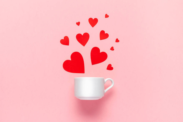 Valentines day concept made of coffee cup and red paper hearts - Foto, immagini