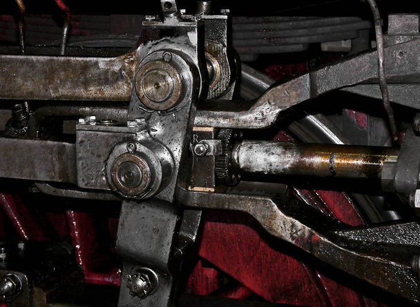 old mechanical machine in the workshop - Foto, Bild