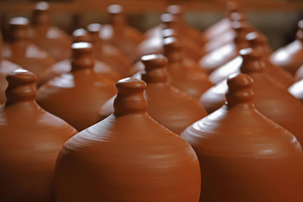 Výroba hrnčířství, profesionální výroba keramiky - Fotografie, Obrázek