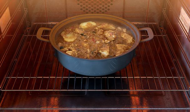 Curry de pescado dentro del horno
 - Foto, Imagen