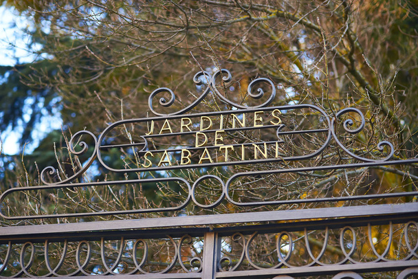 ジャルディネス・デ・サバティーニ庭園。スペインのマドリード. - 写真・画像