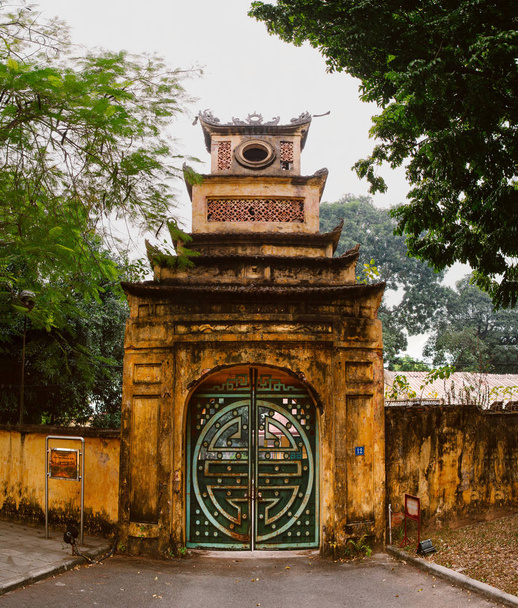 Gateway to the Hanoi Citadel. VietnamHanoi. - Valokuva, kuva