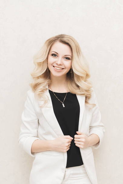 Closeup portrait of cute young business woman smiling - Fotografie, Obrázek