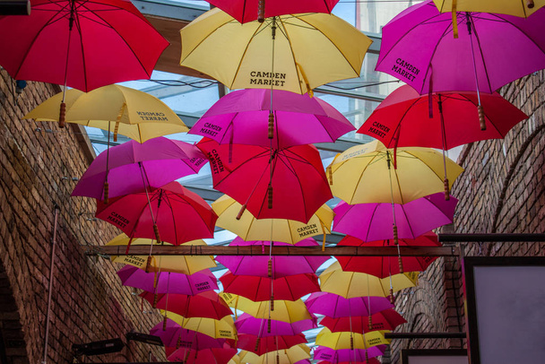 paraguas colorido camden mercado
 - Foto, Imagen