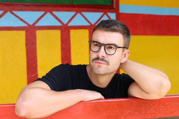 Homem com bigode e óculos - Foto, Imagem