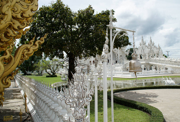 Chiang Rai, Thailand - August 09, 2017 : Beautiful view of The White Temple Wat Rong Khun in Thailand - Zdjęcie, obraz
