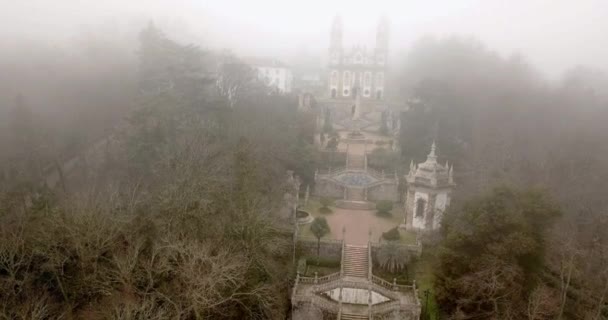 Park und Barocktreppe des Heiligtums von nossa senhora dos remdios lamego portugal - Filmmaterial, Video