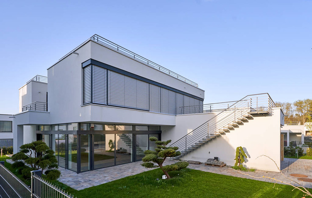 PFORZHEIM, GERMANY - APRIL 21ST, 2019: New modern house with a large windows in a new area - Foto, Bild