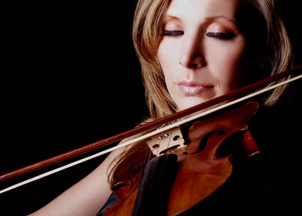 young woman with a violin - Fotó, kép