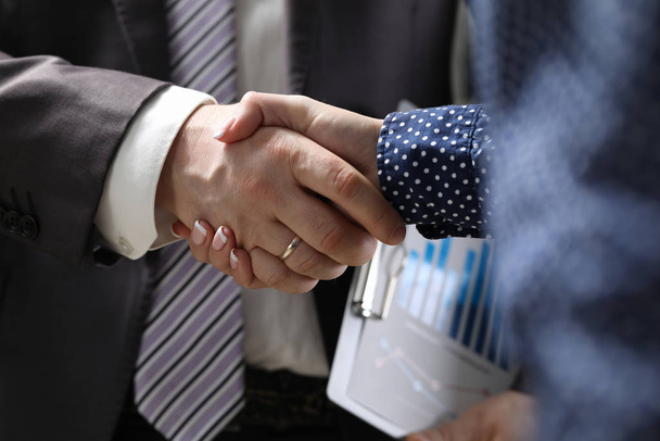 Businesspeople shaking hands - Foto, Bild