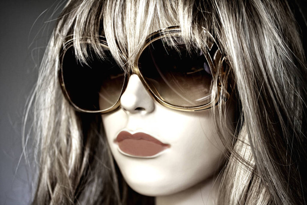 portrait of a beautiful young woman with sunglasses - Foto, Imagem