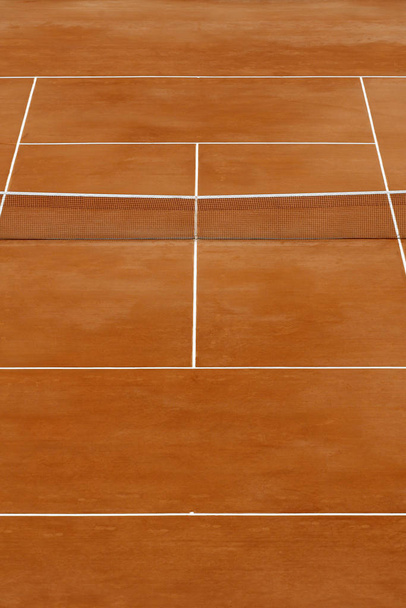 tennis court with a lot of different people - Foto, Imagem
