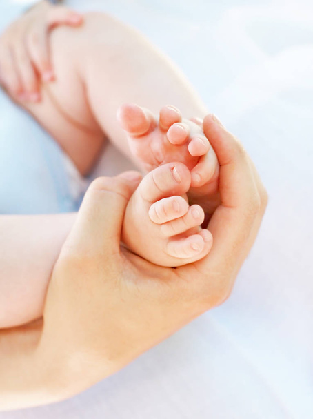 little baby legs feet, child care - Fotoğraf, Görsel