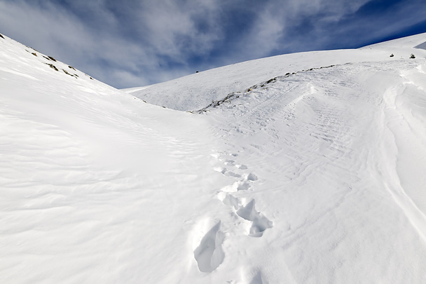 Schritte auf dem Schnee - Foto, Bild