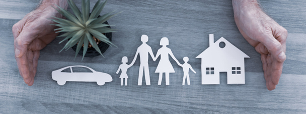 Pojęcie rodziny, domu i ubezpieczenie samochodu - Zdjęcie, obraz