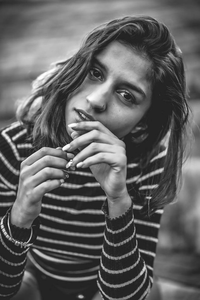 black and white portrait of beautiful young woman - Zdjęcie, obraz