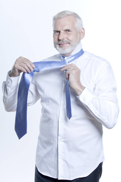 portrait of a handsome businessman in suit - Foto, imagen