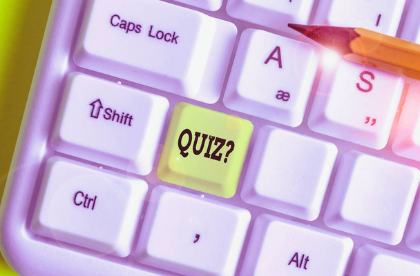 Word writing text Quiz Question (en inglés). Foto de negocios que muestra la prueba del conocimiento como competencia entre individuos o equipos
 - Foto, Imagen